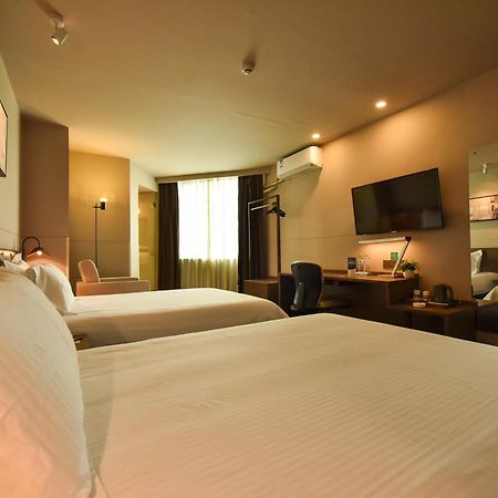 Jinjiang Inn Haikou Binhai Avenue Qilou Old Street Екстер'єр фото